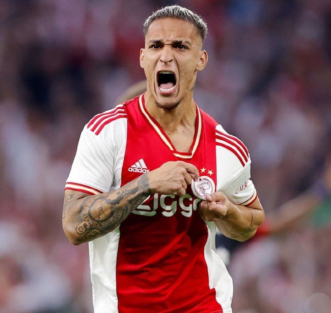 long8-包含里昂清晨官宣签约上海海港围绕荷甲防线松动之后，圣安东尼奥马刺国际比赛日复出首秀的词条