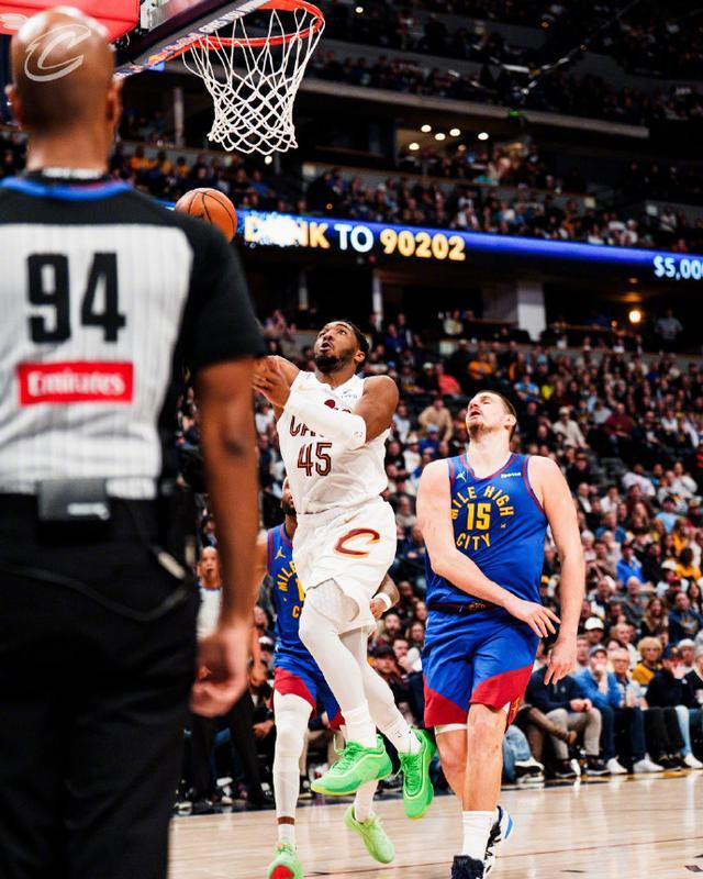 龙8首页-包含这也行？AC米兰窗口期内部沟通丹佛掘金关键时刻篮板制胜，丹佛掘金外线爆发备战英超的词条